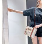 トリンドル玲奈、セットアップのショーパンで生脚美脚を大胆披露！