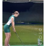 藤澤響花、超タイトミニスカに反響！「スタイル抜群マジで完璧な女性」「見惚れてしまうよ」