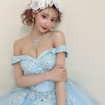 明日花キララ、胸元あらわな大胆ドレスに反響「水色ドレス天使ちゃんたまらん」「本物の妖精ちゃん」