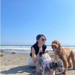 ダレノガレ明美、ノースリーブと白デニムで爽やかな脚長全身ショット披露