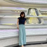 田原萌々アナウンサー、爽やかな脚長パンツショットを公開！