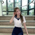 宮脇咲良、華奢すぎる細ウエスト披露「世界で1番かわいい」「ウエスト細すぎる」とファン歓喜！