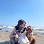 ダレノガレ明美、ノースリーブと白デニムで爽やかな脚長全身ショット披露