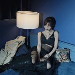 益若つばさ、セクシーすぎる黒レースのランジェリー姿を公開！