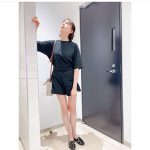トリンドル玲奈、セットアップのショーパンで生脚美脚を大胆披露！