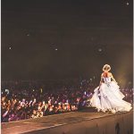 明日花キララ、胸元あらわな大胆ドレスに反響「水色ドレス天使ちゃんたまらん」「本物の妖精ちゃん」