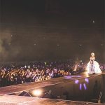 明日花キララ、胸元あらわな大胆ドレスに反響「水色ドレス天使ちゃんたまらん」「本物の妖精ちゃん」