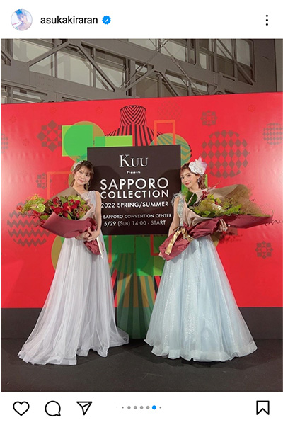 明日花キララ、「札幌コレクション」で豪華なシースルードレスを披露！