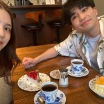 中田圭祐、妻･川島海荷の自然なハニカミ満点笑顔ショットを公開