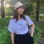 石川恋、ゆるっとカジュアルな現場コーデオフショット公開