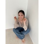 今泉佑唯、幸せな1日に撮影した自然体な上目遣いショットを公開