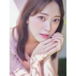 堀未央奈、透明肌に見惚れる爽やかなワンピースコーデを披露＜FLASH＞