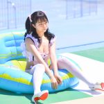 【写真特集 11枚】スリジエ・茜紬うた、ガーリーなメイド風ビキニで視線釘付け！＜近代麻雀水着祭2022＞