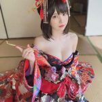 えなこ、透明デコルテ＆美バストあらわな花魁オフショット公開！