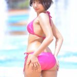 レースクイーン・藤井マリー、ビキニ姿で魅せるくびれボディに釘付け!<よみうりランドプール撮影会>