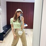 藤田ニコル、トップスからお腹チラリ！カジュアルコーデに「スポーティでギャルっぽい」ファン歓喜