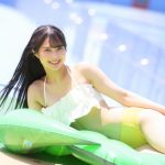 【写真特集 7枚】CALL MY NAME・石原千尋、風になびく黒髪とスラリと伸びた美脚で魅了！＜近代麻雀水着祭2022＞