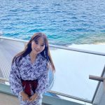 NMB48・本郷柚巴、写真集からバスタオル一枚羽織の濡れ肌オフショット公開！