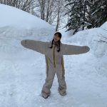 NMB48・本郷柚巴、写真集からバスタオル一枚羽織の濡れ肌オフショット公開！