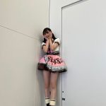 SKE48・石黒友月、ハッシュタグ「脚が長すぎるアイドル」に合わせて脚線美ショット公開！
