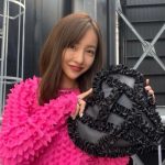 板野友美、ミニ丈ピンクドレスから美脚披露！