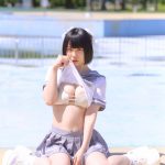 【写真特集 7枚】ハートの心電図・星つばき、セーラー服をまくってふっくらバスト見せつけ！＜近代麻雀水着祭2022＞