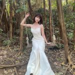 岸明日香、美谷間が飛び込んでくる自撮りショットにドキドキ！