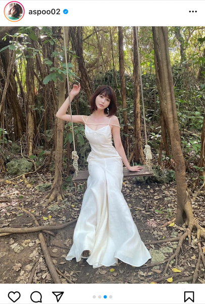岸明日香、美谷間が飛び込んでくる自撮りショットにドキドキ！