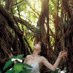 岸明日香、美谷間が飛び込んでくる自撮りショットにドキドキ！