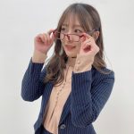SKE48・鎌田菜月、メガネをかけたスーツ姿のオフショットに「美人秘書だ」「可愛すぎて頭抱えました」と反響！