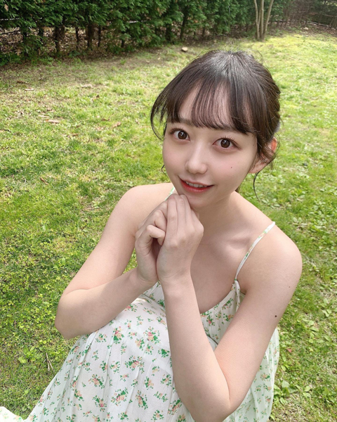 AKB48・大盛真歩、オフショットで透明肌の美プロポーション大胆披露！