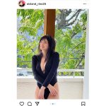 大島璃乃、ハイレグ水着で見せるセクシーな美谷間で悩殺！