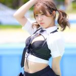 【写真特集 9枚】81moment・愛白かなた、肌見せ制服風コスチュームをセクシーに披露！＜近代麻雀水着祭2022＞