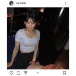 新田桃子、ボディーラインくっきりのタイトTシャツでふっくらバストと美谷間を公開！