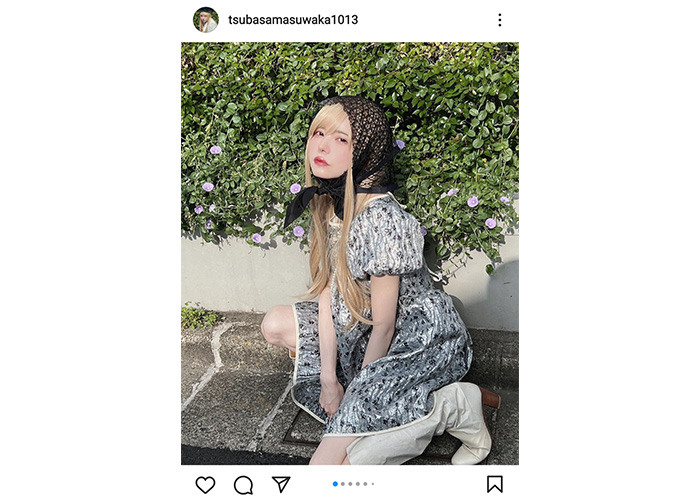 益若つばさ、金髪ロングヘアのミニワンピで太ももチラリ「人形みたいです」と反響！