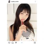上坂すみれ、部屋着で色っぽいスッピン風歯磨きショットを公開！