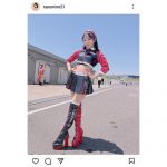 レースクイーン・葵成美、ヘソ出しミニスカコスチュームで美くびれと絶対領域を披露！
