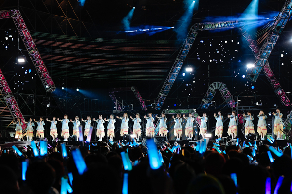 【ライブレポート】日向坂46出演の『W-KEYAKI FES.2022』が富士急ハイランド コニファーフォレストにて開催！