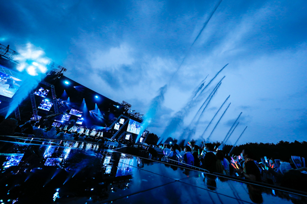 【ライブレポート】日向坂46出演の『W-KEYAKI FES.2022』が富士急ハイランド コニファーフォレストにて開催！