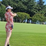 【写真特集】若林ありか、クールなアロハ柄のタイトミニワンピースでベストオブミス・チャリティーゴルフに参戦! 「美容の仕事を通じて子育て世代の女性が更に輝けるように」