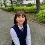 新木優子、似合い過ぎるキュートなJK制服×ボブのウインクショットに反響！