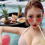 明日花キララ、水着姿で美谷間ショットにファン絶賛！「ナイスプロポーションで綺麗」「超セクシー」