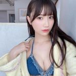 苗加結菜が大胆ビキニでスレンダーなボディを披露「さすがにかわいい」「縦長のおヘソが可愛いです」とファン絶賛