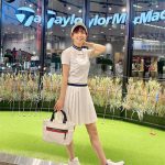 鷲見玲奈アナがミニスカ＆ノースリーブのゴルフコーデで魅了「ミニスカ似合うなぁー」「美脚」とファン歓喜