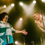 石崎ひゅーい、10周年ワンマンライブ開催!盟友菅田将暉がサプライズ登場で新曲「あいもかわらず」を初披露