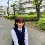 新木優子、ボブカット×制服ショットに反響ぞくぞく！