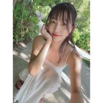 我妻ゆりか︎︎、白ワンピース姿で天使の微笑みをお届け