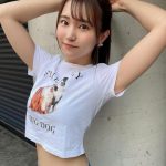JamsCollection・坂東遥、ヘソ出しシャツコーデで美くびれ披露！