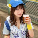 まるぴ、野球観戦どころじゃないピールの売り子姿で「#これがこう」