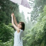 久間田琳加、大自然や銭湯で見せる自然体の笑顔にうっとり！＜週刊少年サンデー＞